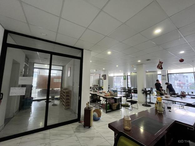 Cho thuê văn phòng 200 m2 tại Nguyễn Văn Lộc, sàn thông , mặt tiền 12m 14881890