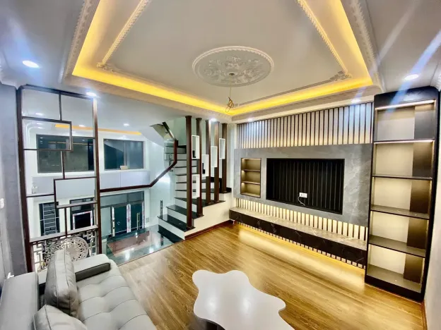Nhà đẹp 5 tầng, diện tích 38m2 mặt tiền 4m, giá 6.15 tỷ đường Ngọc Hồi, Tứ Hiệp 14885500
