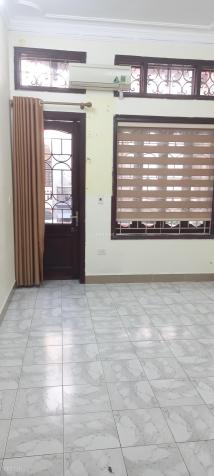 Cho thuê căn hộ riêng 3 tầng ngõ 1 Bùi Xương Trạch, ô tô đỗ sát cổng, cách phố Bùi Xương Trạch 100m 14890040
