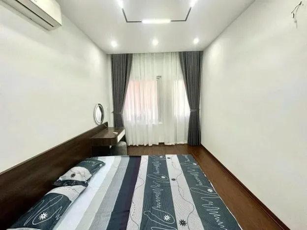 NHÀ QUAN NHÂN – 4 PHÒNG – SÂN ĐỂ XE – Ở VỪA KINH DOANH – GIÁ 6.75 TỶ! 14895897