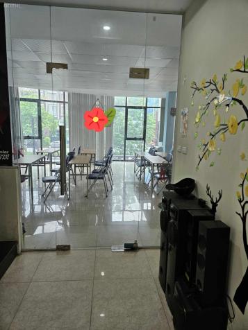 Chính chủ cho thuê VP tầng 2 nhà mặt phố Nguyễn Văn Huyên 14929698