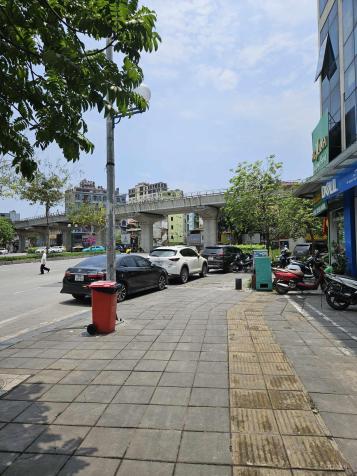 Chính chủ cho thuê VP tầng 2 nhà mặt phố Nguyễn Văn Huyên 14929698