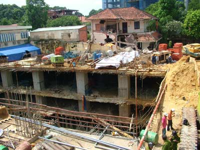 Nộp tiền “chuộc” vi phạm xây dựng: Cả người dân và chính quyền đều lúng túng